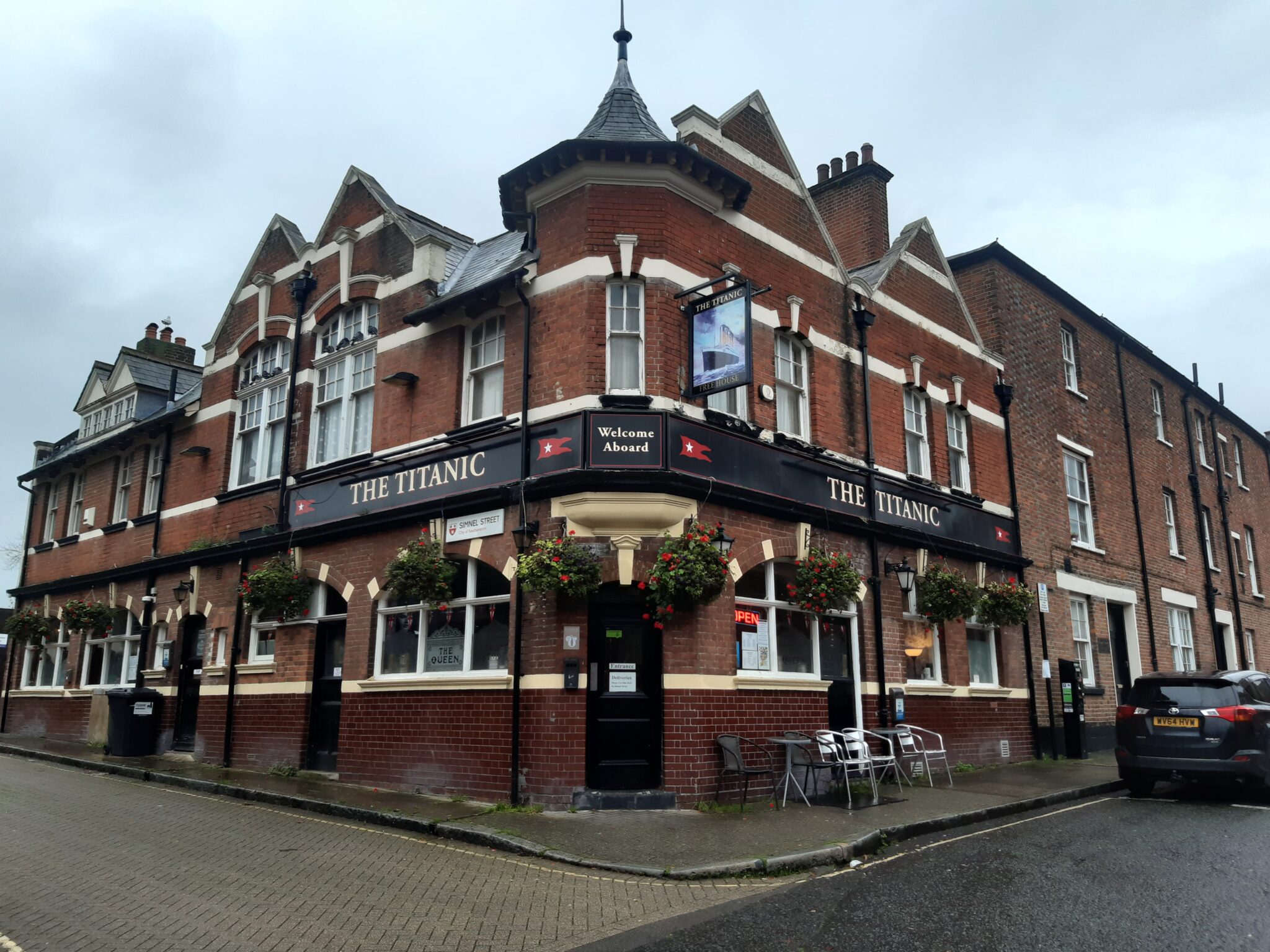 Titanic Southampton Admiral Taverns